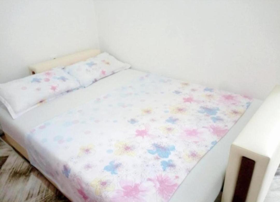 Bus Station Hostel Peje Ngoại thất bức ảnh