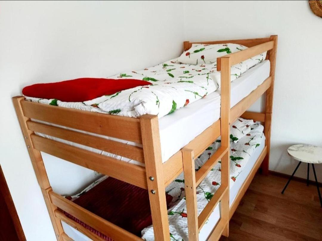 Bus Station Hostel Peje Ngoại thất bức ảnh