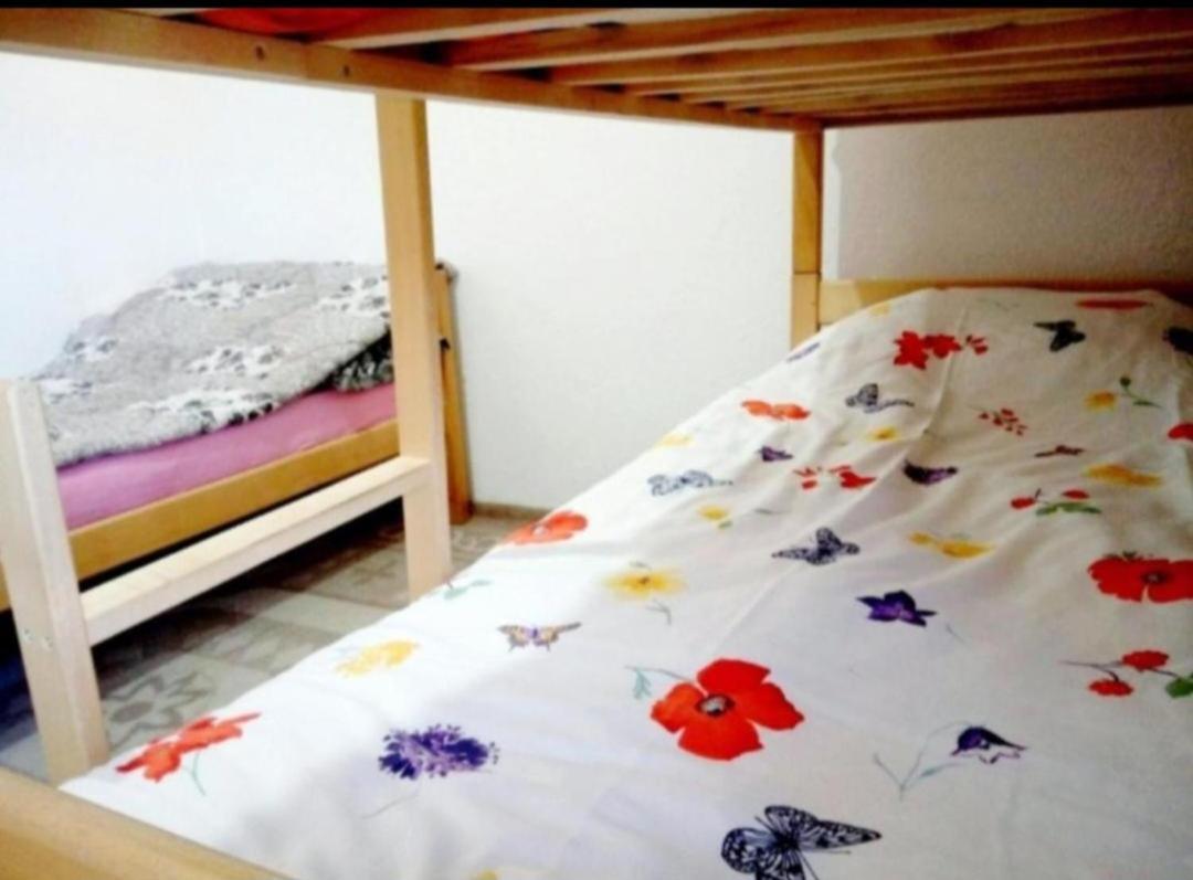 Bus Station Hostel Peje Ngoại thất bức ảnh