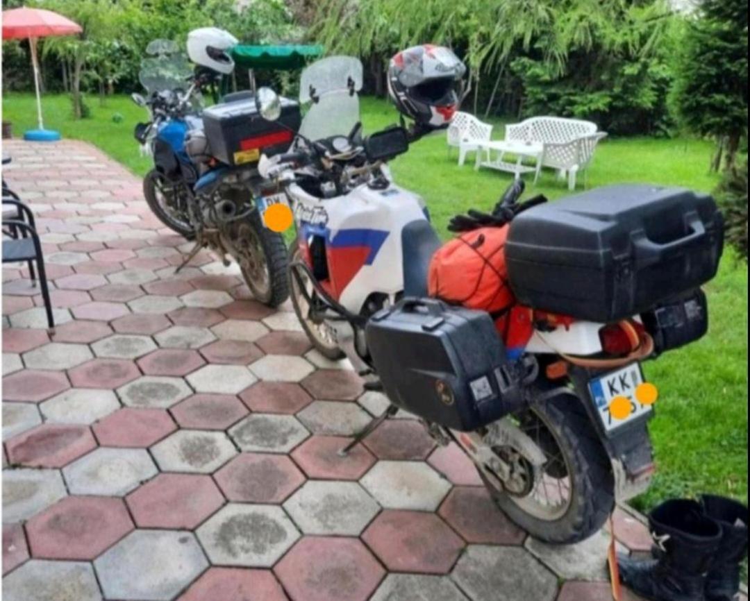 Bus Station Hostel Peje Ngoại thất bức ảnh